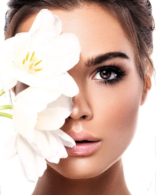 La véritable beauté ne se mesure pas aux standards de notre société, car la beauté extérieure et intérieure sont indissociables. La beauté en Ayurveda prend en considération l’ensemble des routines que nous entreprenons